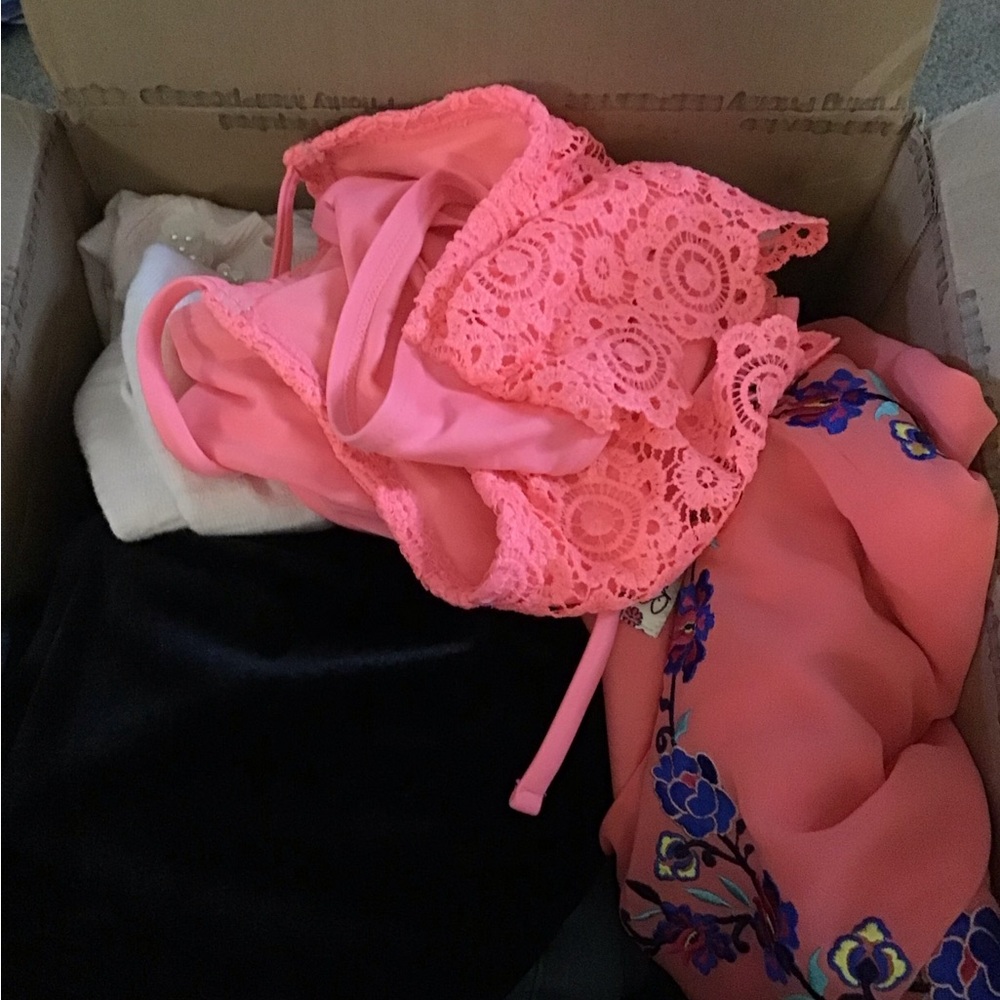 Girls Sz 10/12 Not So Mystery Box